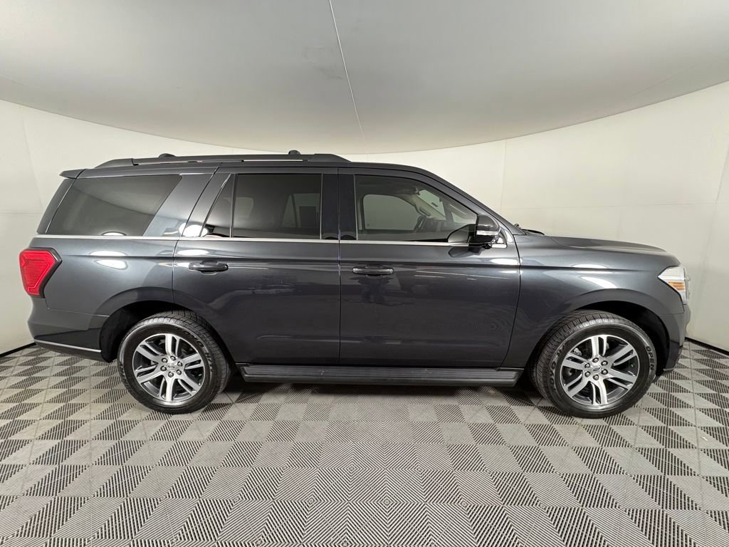 Certified 2024 Ford Expedition XLT image 6