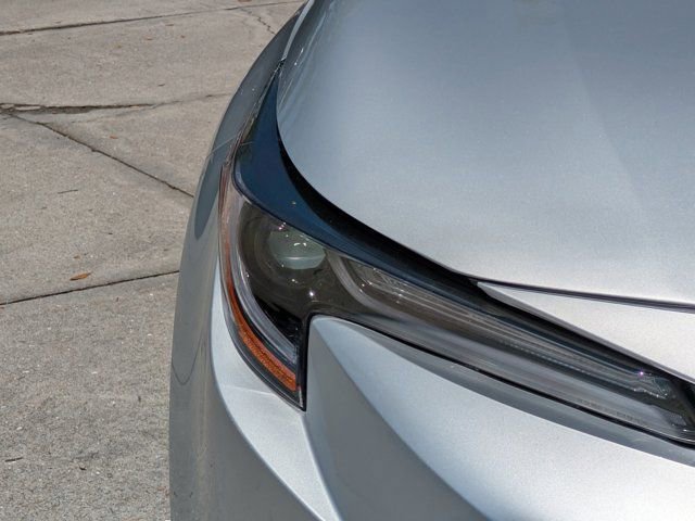Used 2025 Toyota Corolla LE FWD image 11