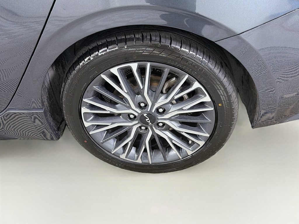 Used 2023 Kia Forte GT-Line w/ GT-Line Premium Package FWD image 29