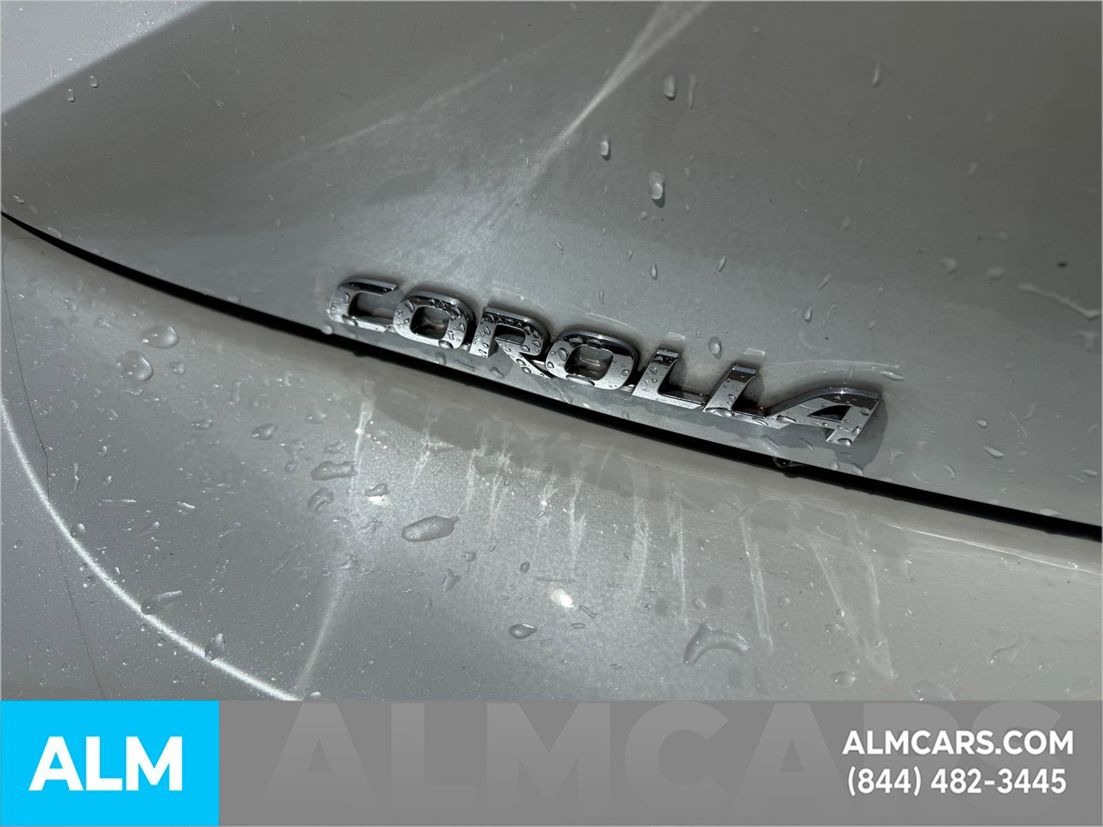 Used 2025 Toyota Corolla SE w/ SE Package image 8