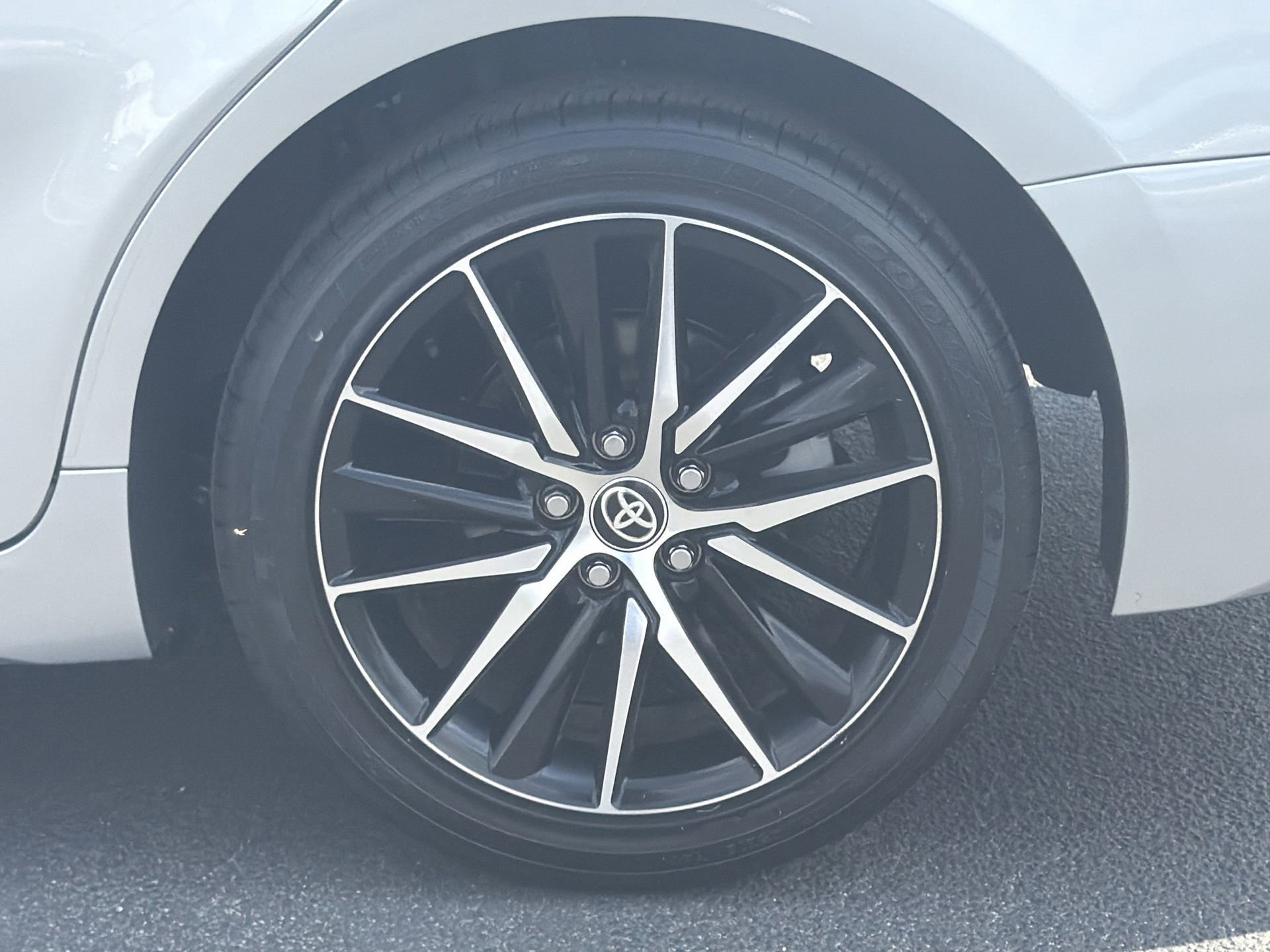 Used 2024 Toyota Camry SE w/ Convenience Package FWD image 29