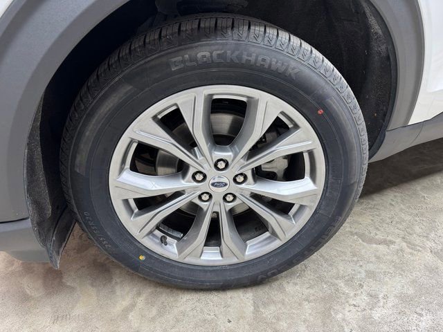 Certified 2022 Ford Explorer XLT w/ Equipment Group 202A image 32