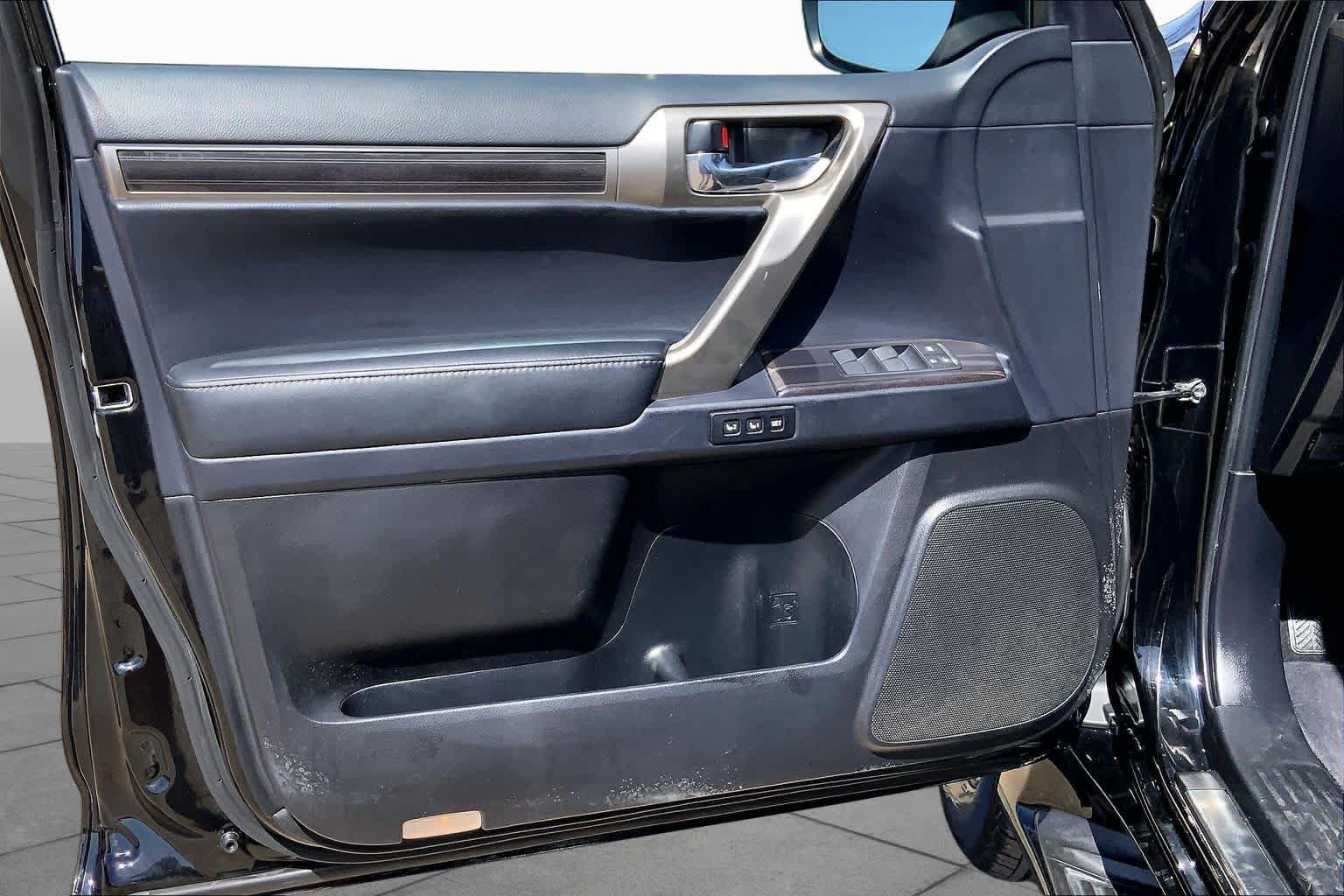 Used 2021 Lexus GX 460 Premium w/ Premium Package AWD/4WD image 21
