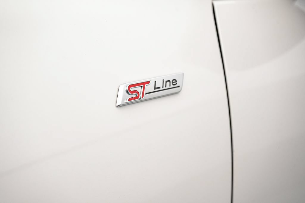 Certified 2023 Ford Escape ST-Line Select w/ Tech Pack #2 AWD/4WD image 11