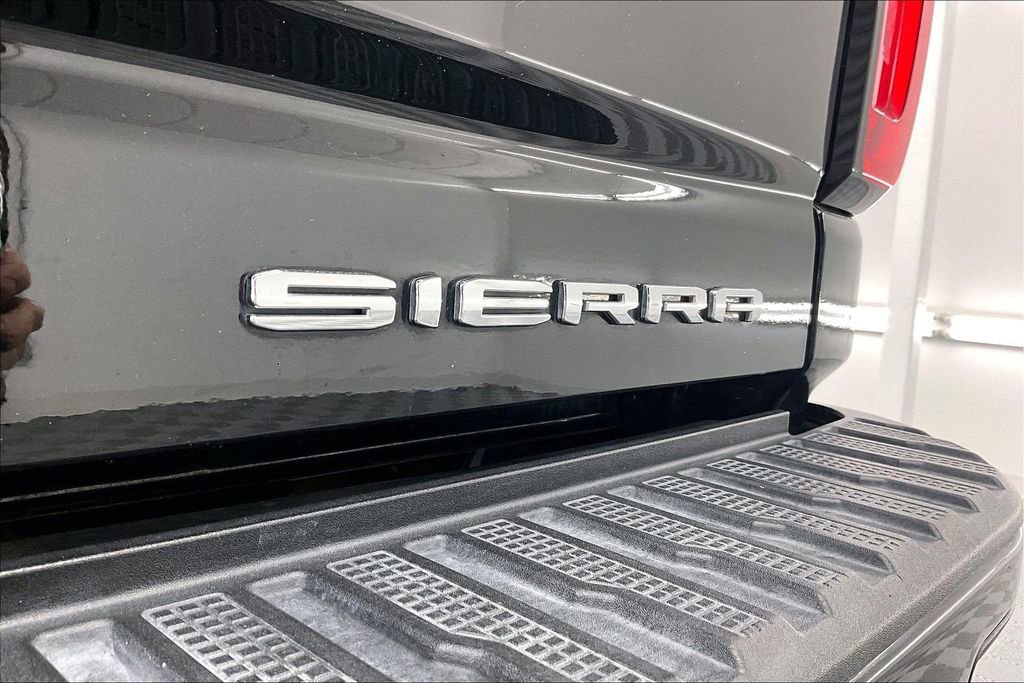 Used 2021 GMC Sierra 2500 Denali w/ Denali Black Diamond Edition image 8