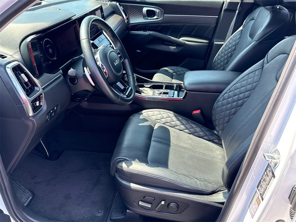 Used 2023 Kia Sorento SX image 9