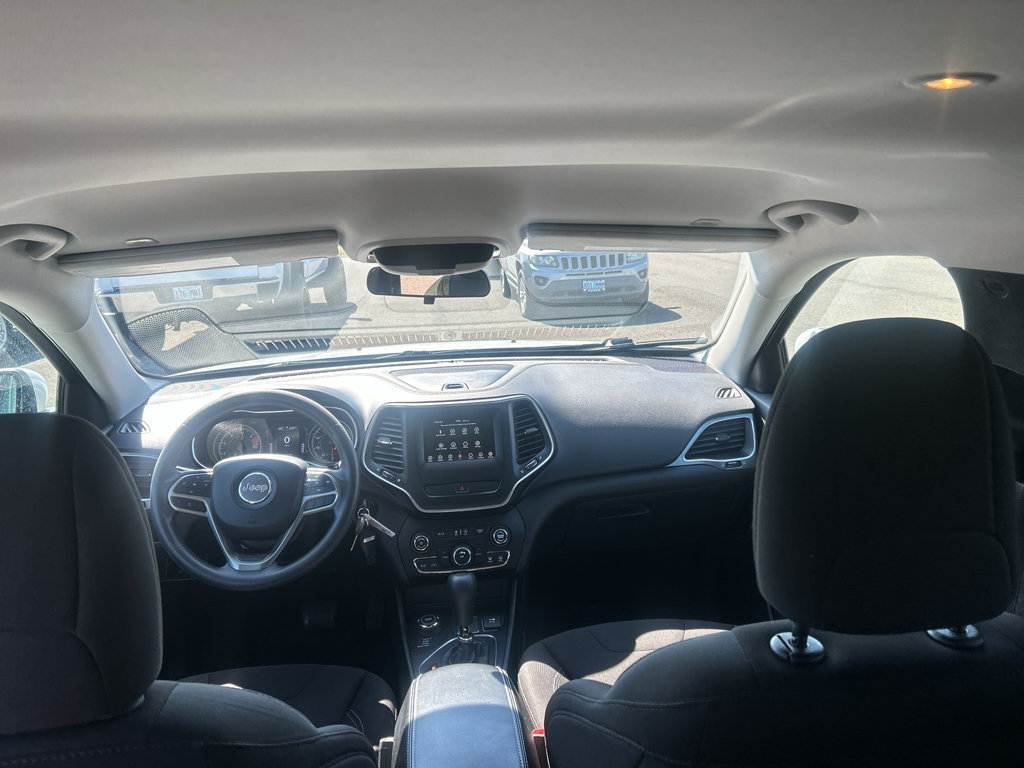 Used 2019 Jeep Cherokee Latitude w/ Popular Appearance Group AWD/4WD image 16