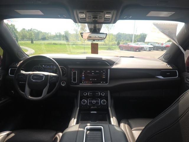 Used 2021 GMC Yukon XL Denali w/ Denali Ultimate Package AWD/4WD image 23
