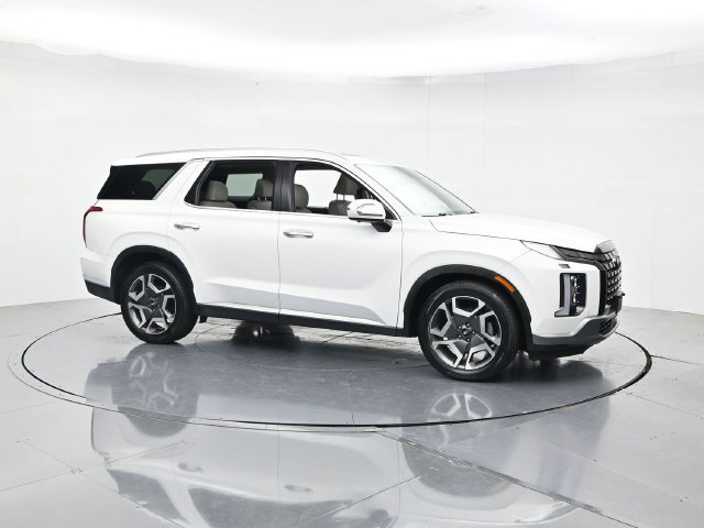 Used 2024 Hyundai Palisade Limited FWD image 3