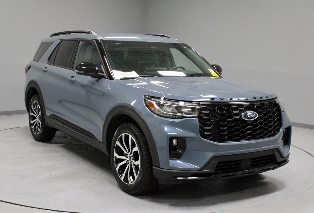 Certified 2025 Ford Explorer ST-Line AWD/4WD image 1