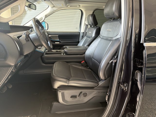 Certified 2025 Ford Expedition Platinum AWD/4WD image 9