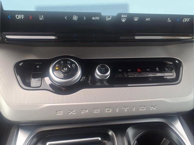 Certified 2025 Ford Expedition Active image 25