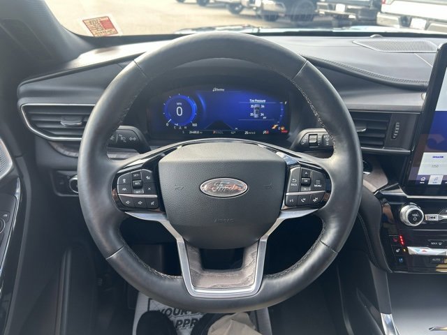 Certified 2022 Ford Explorer Platinum w/ Equipment Group 601A image 14