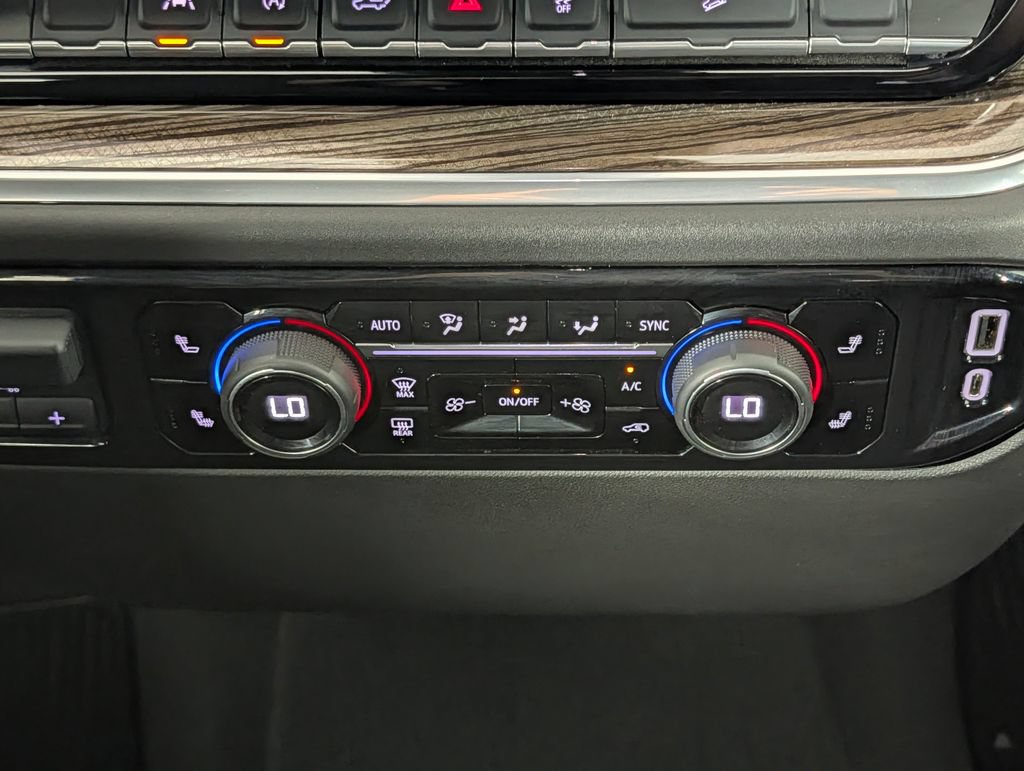 Used 2022 Chevrolet Silverado 1500 LT w/ Z71 Off-Road Package AWD/4WD image 15