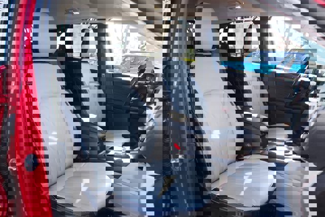 Certified 2025 Ford Escape Platinum w/ Premium Technology Package image 11