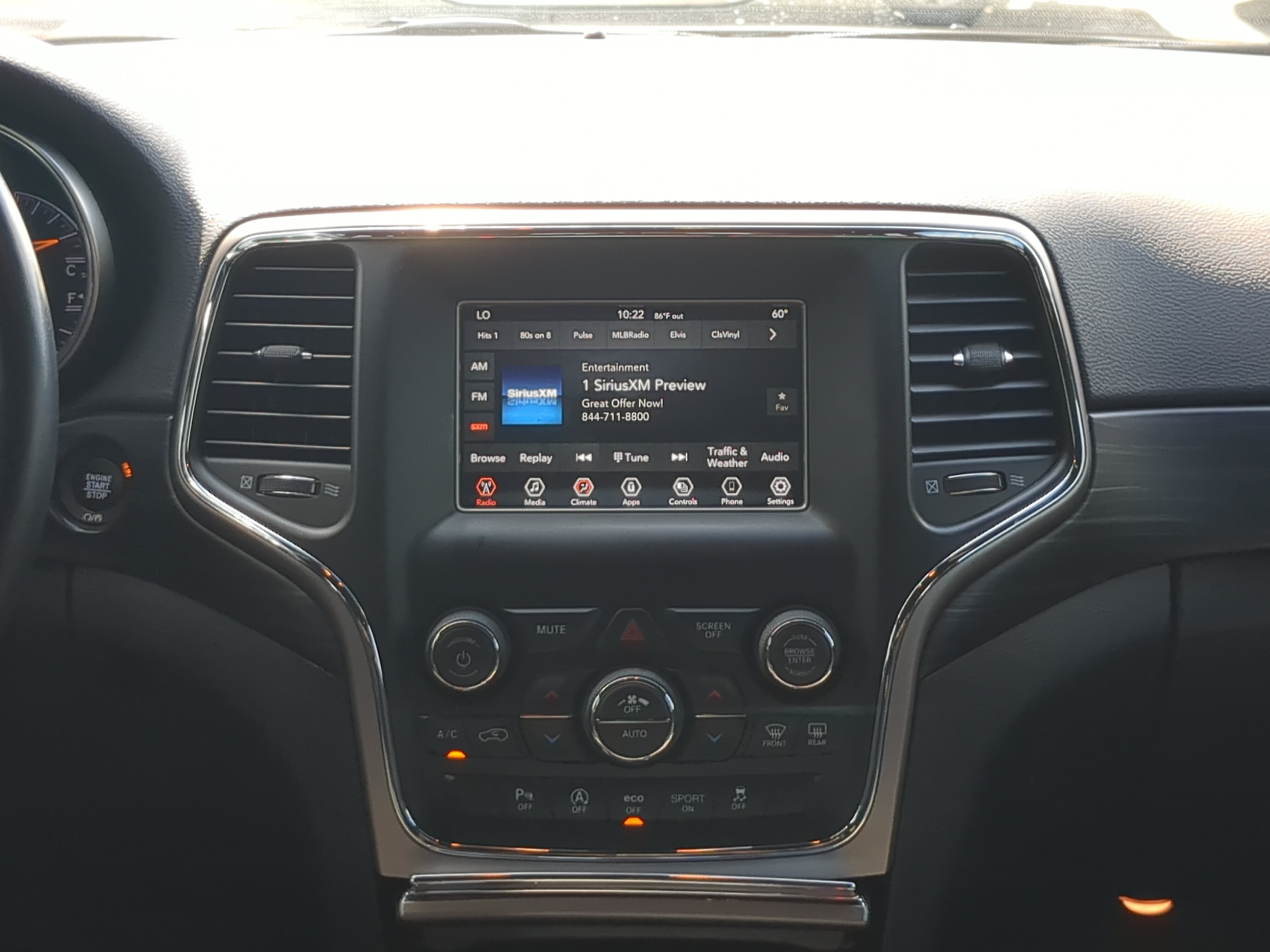 Used 2021 Jeep Grand Cherokee Laredo RWD image 16