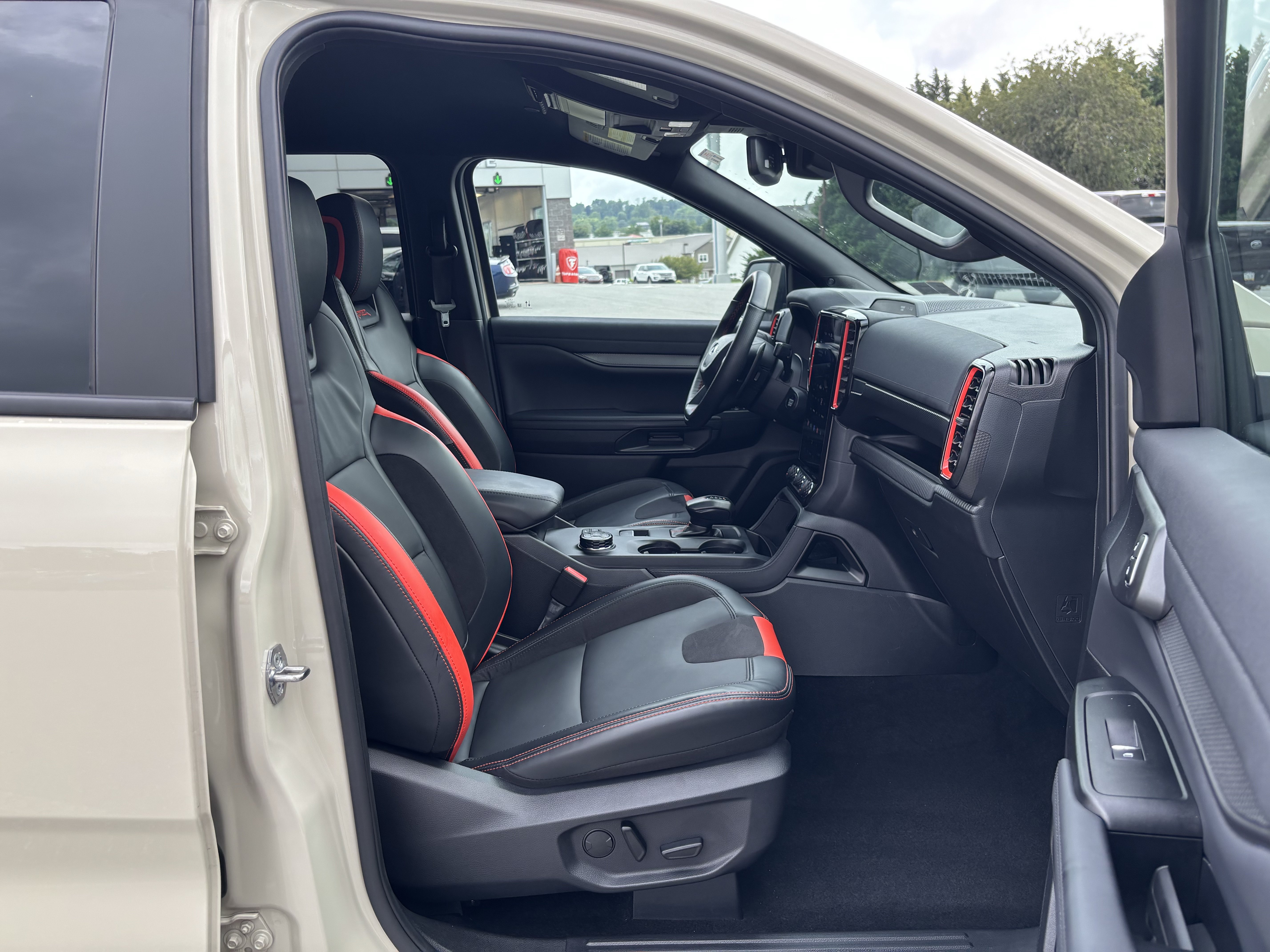 Certified 2025 Ford Ranger Raptor AWD/4WD image 37