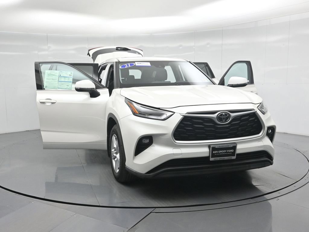 Used 2021 Toyota Highlander LE image 54