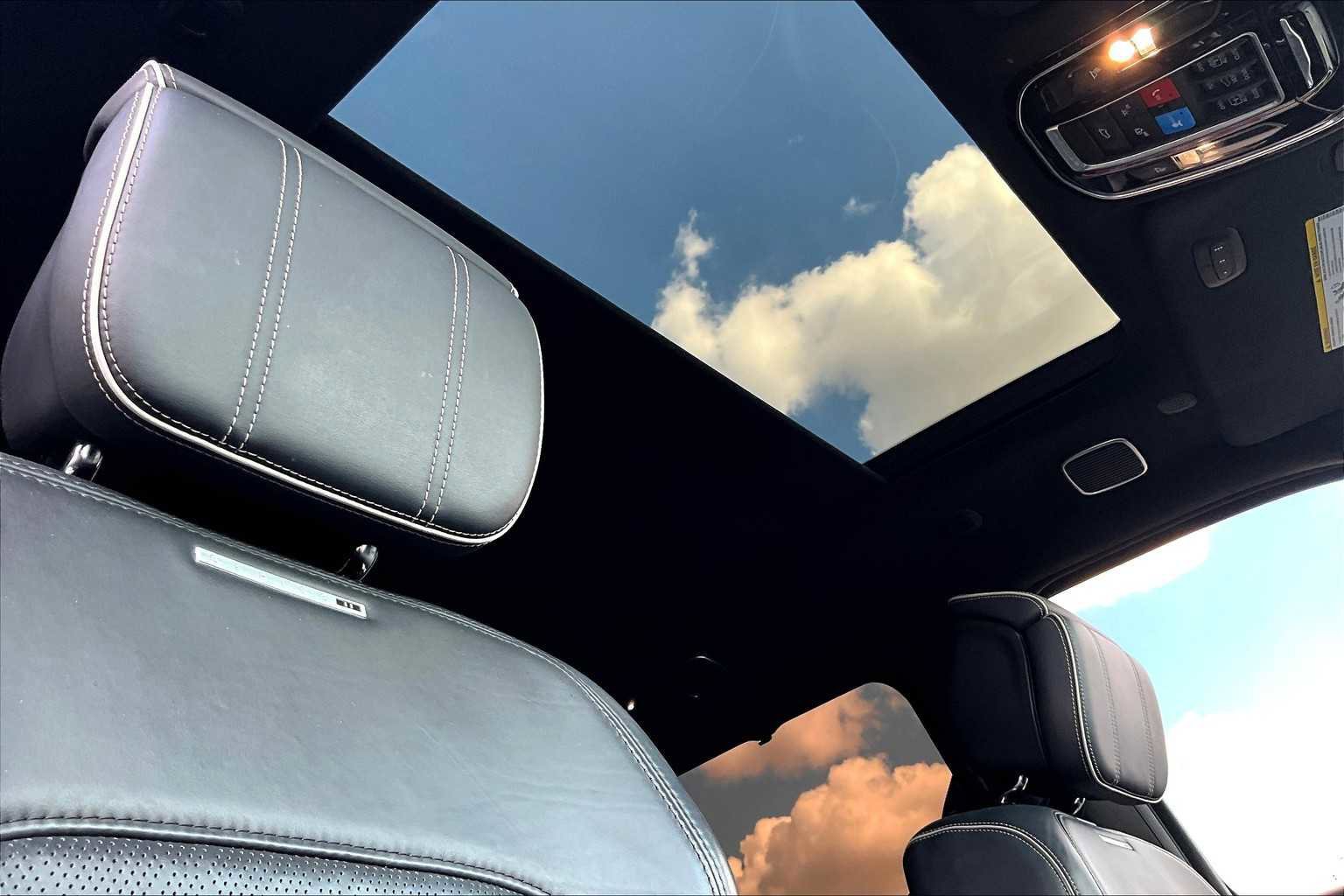 Used 2022 Jeep Grand Wagoneer Series II image 12