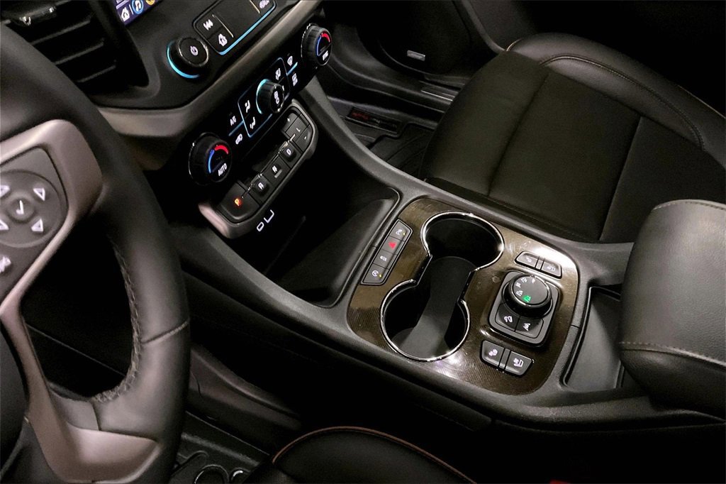 Used 2023 GMC Acadia AT4 w/ Technology Package image 16