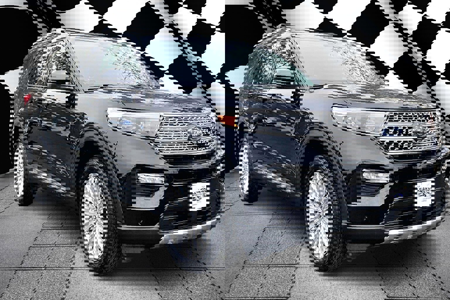 Certified 2022 Ford Explorer Limited w/ Equipment Group 301A image 5