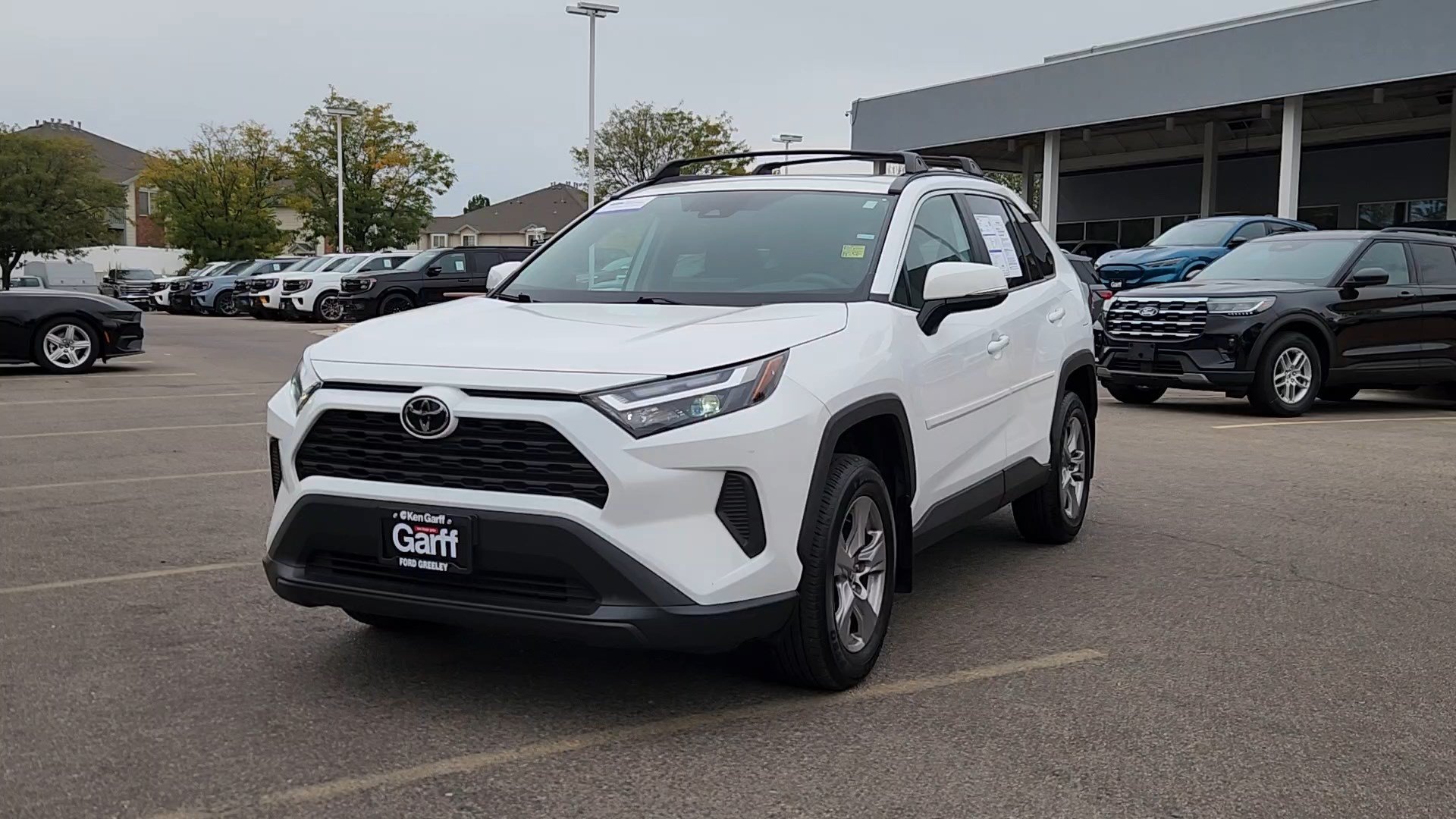 Used 2025 Toyota RAV4 XLE w/ Convenience Package AWD/4WD image 4