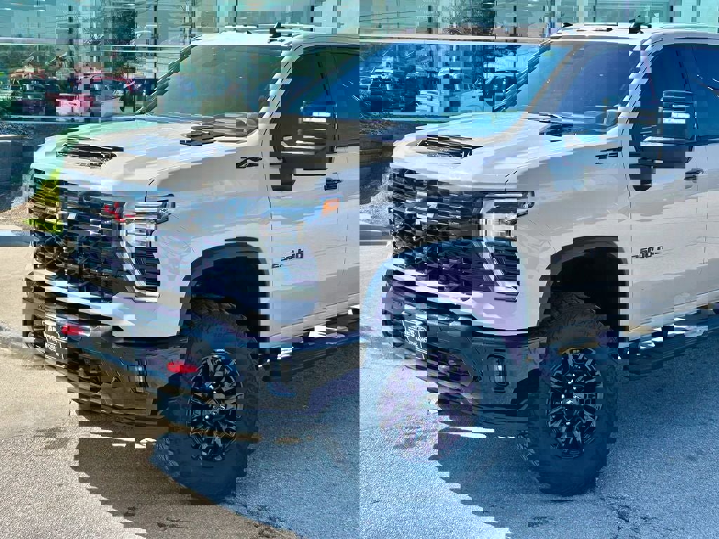 Used 2026 Chevrolet Silverado 2500 ZR2 AWD/4WD image 2