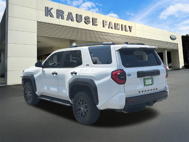 Used 2025 Toyota 4Runner SR5 AWD/4WD image 6