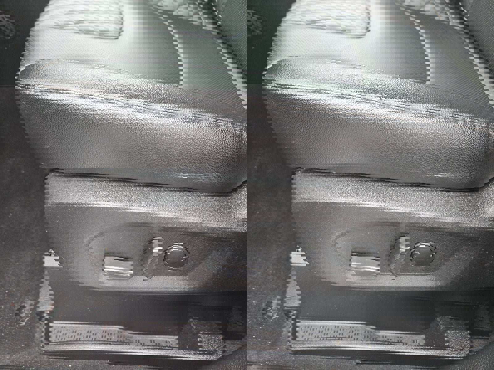 Certified 2024 Ford Edge Titanium w/ Equipment Group 301A image 12