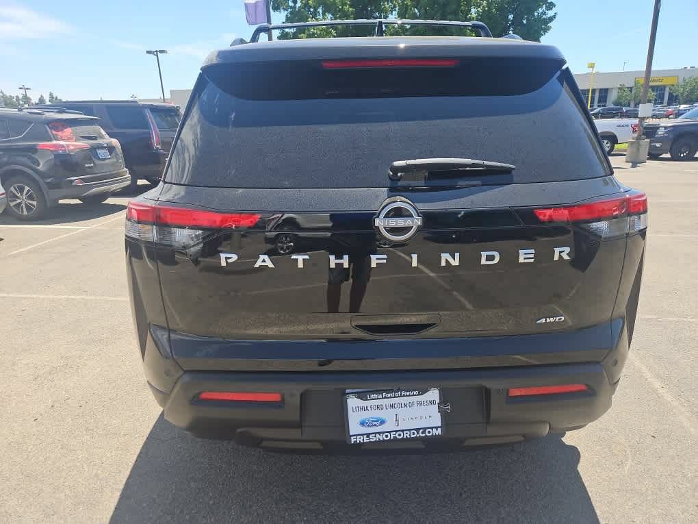 Used 2025 Nissan Pathfinder SV AWD/4WD image 7