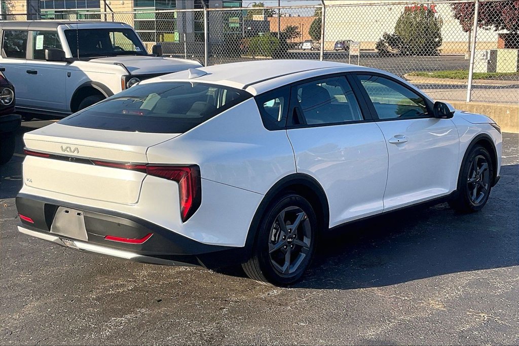 Used 2026 Kia K4 FWD image 12