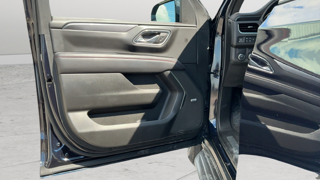 Used 2024 Chevrolet Tahoe RST w/ Luxury Package RWD image 18