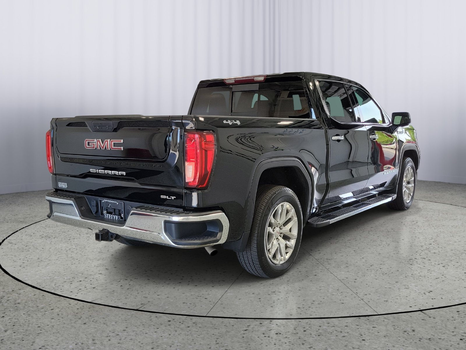 Used 2020 GMC Sierra 1500 SLT w/ SLT Premium Package AWD/4WD image 2