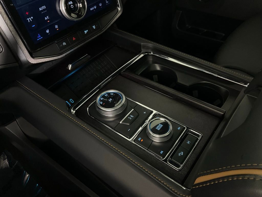 Certified 2024 Ford Expedition Platinum image 18