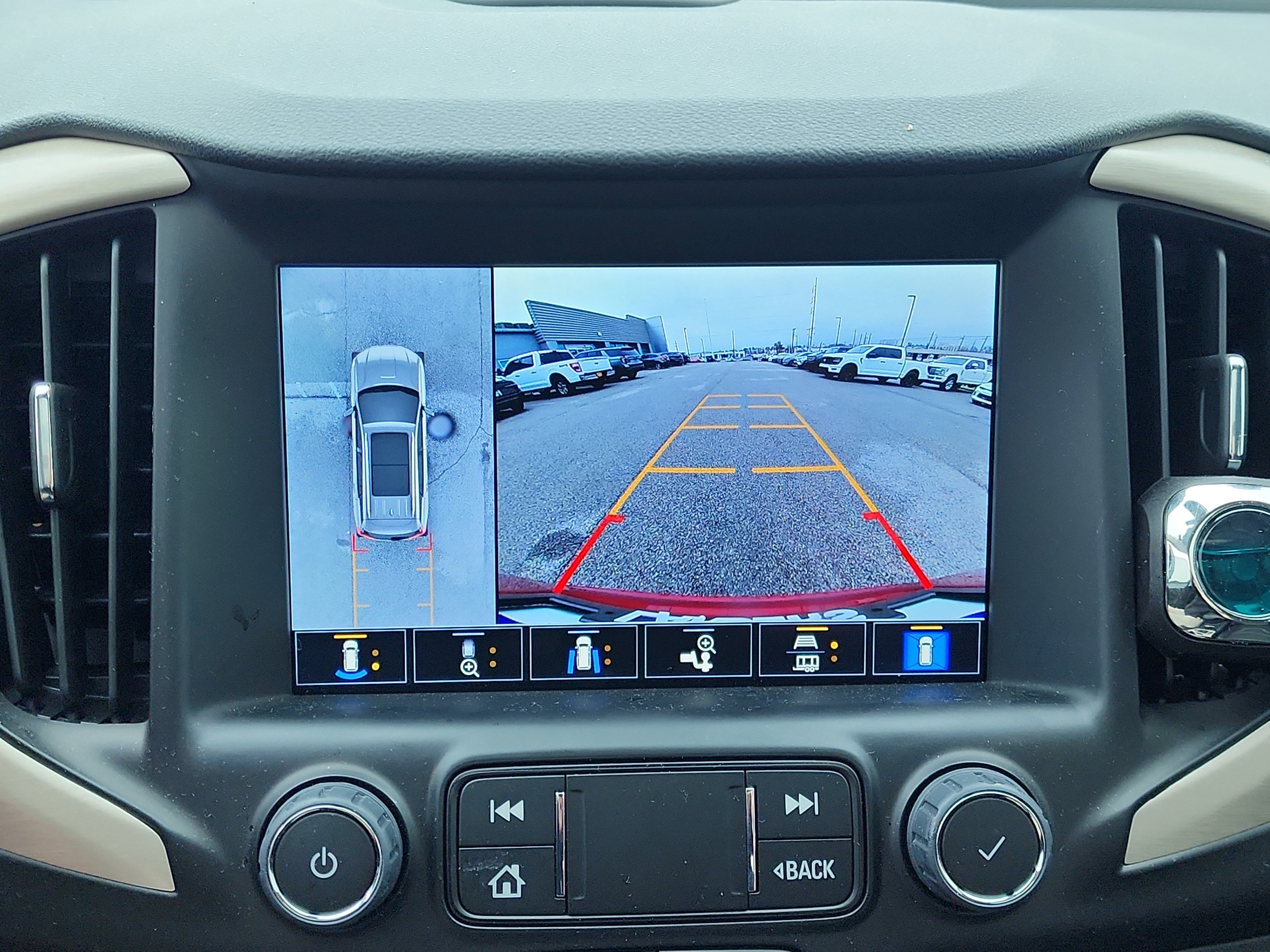 Used 2024 GMC Terrain Denali w/ Denali Premium Package image 24