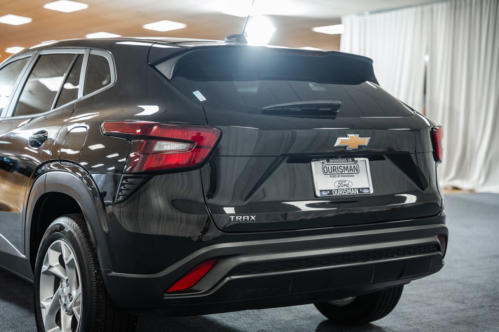 Used 2024 Chevrolet Trax LS w/ LS Convenience Package FWD image 6