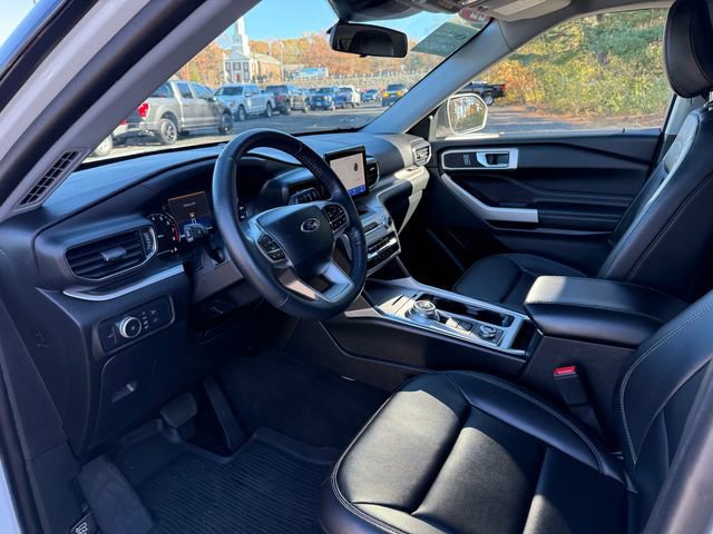 Certified 2022 Ford Explorer XLT w/ Equipment Group 202A image 13