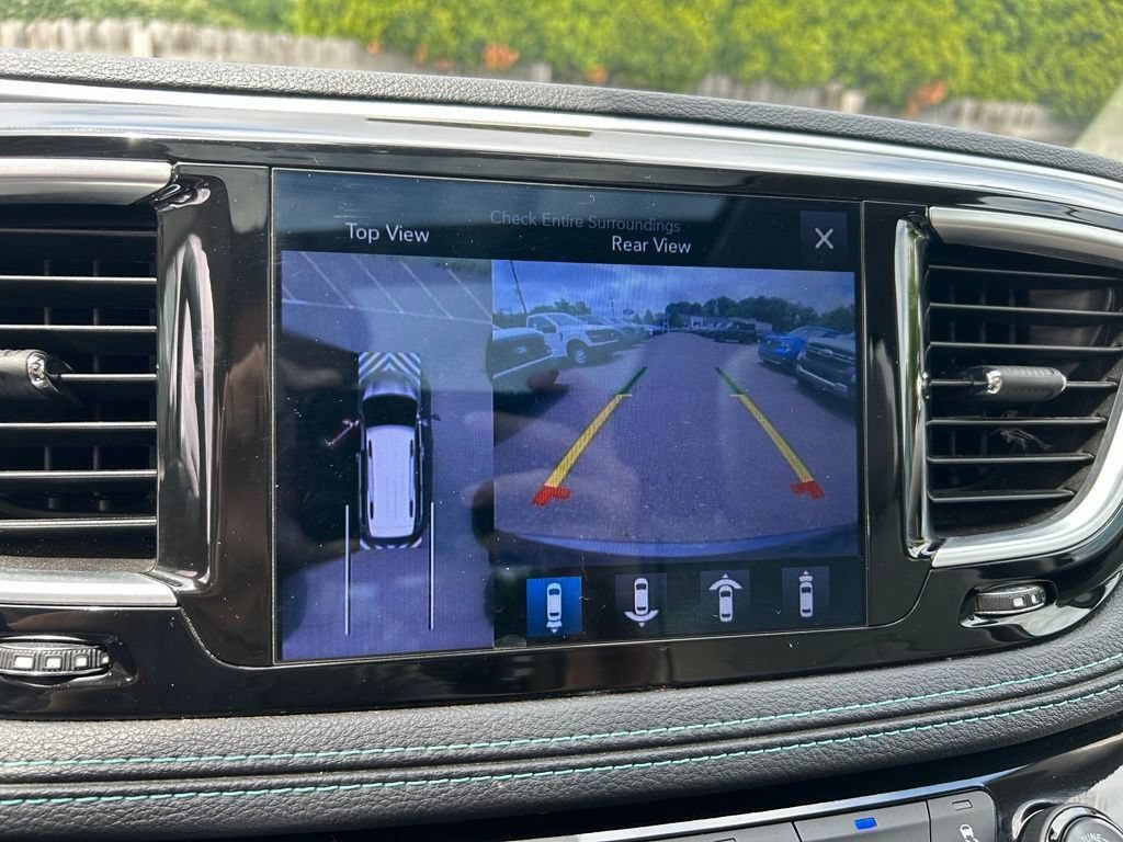 Used 2017 Chrysler Pacifica Platinum FWD image 29