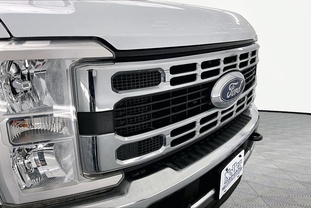 Certified 2025 Ford F350 XLT w/ FX4 Off-Road Package AWD/4WD image 29