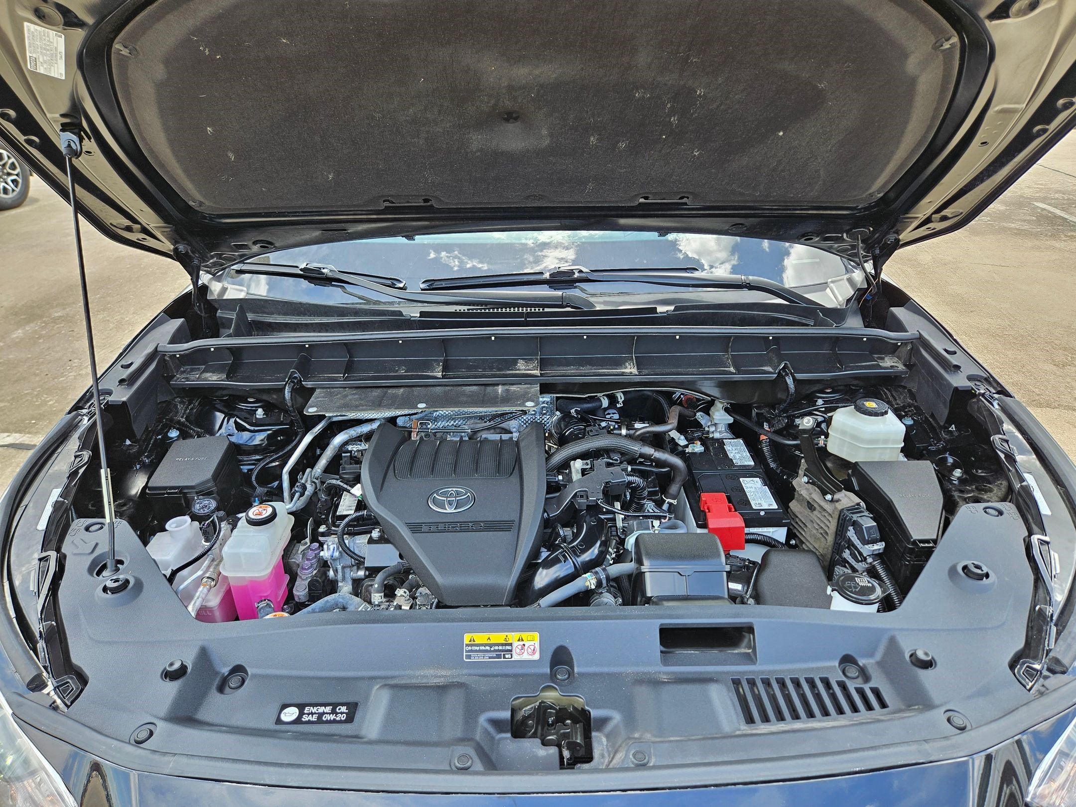Used 2023 Toyota Highlander XLE FWD image 33