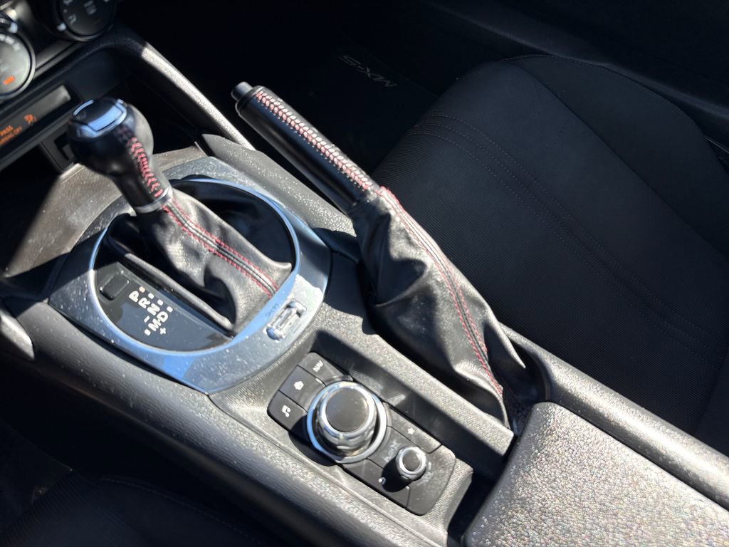 Used 2017 MAZDA MX-5 Miata Club image 21