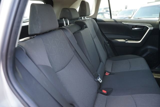 Used 2020 Toyota RAV4 XLE FWD image 16