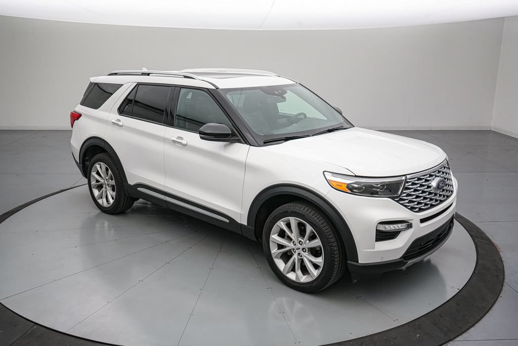 Certified 2024 Ford Explorer Platinum w/ Technology Package AWD/4WD image 2