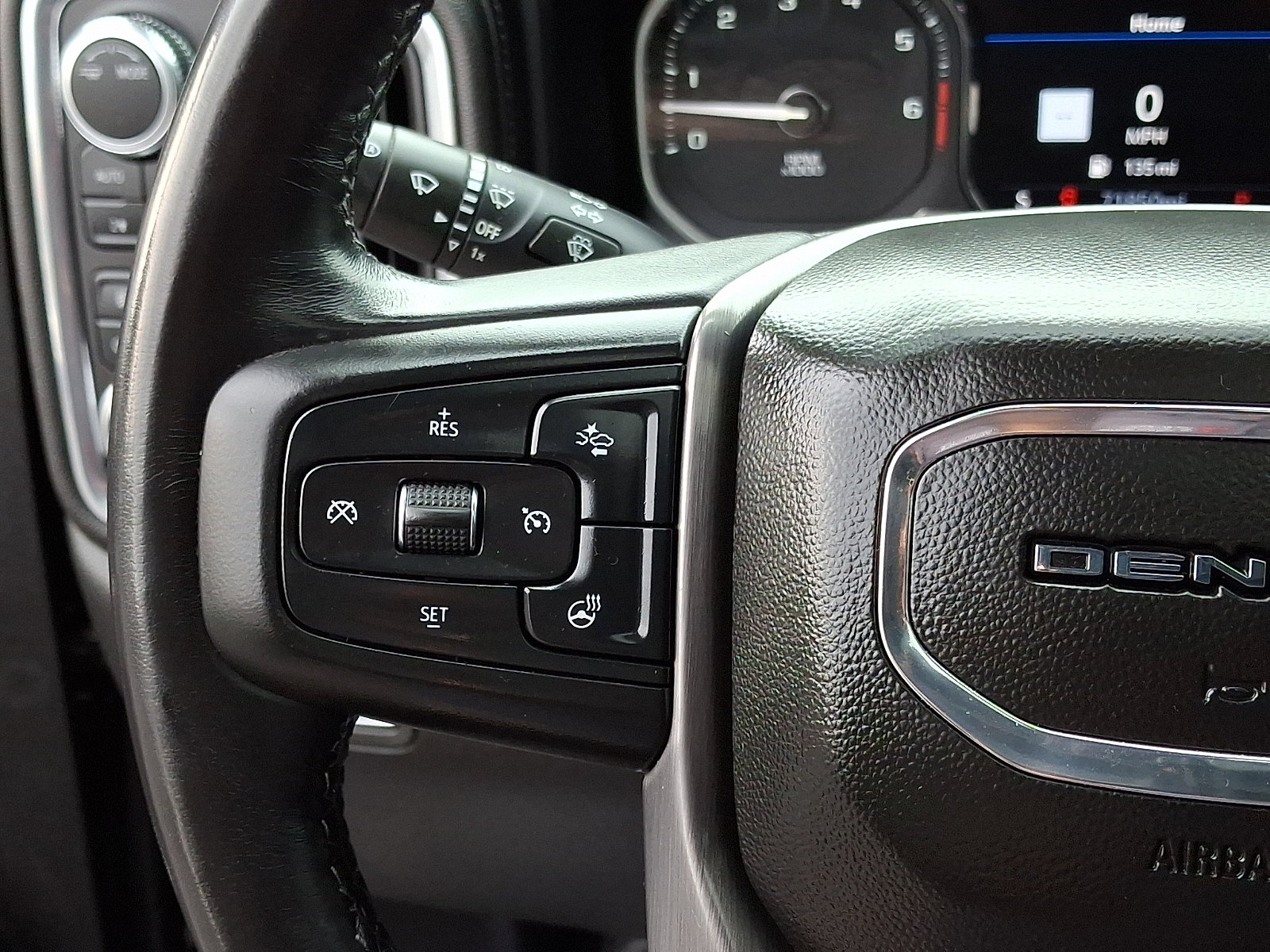 Used 2022 GMC Sierra 2500 Denali w/ Denali Ultimate Package AWD/4WD image 23