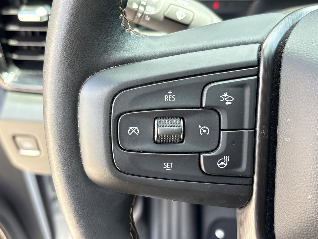 Used 2025 GMC Sierra 2500 AT4 AWD/4WD image 17