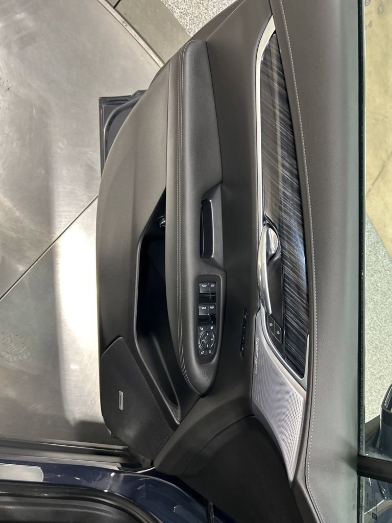 Used 2024 Cadillac XT6 Premium Luxury w/ Technology Package image 15