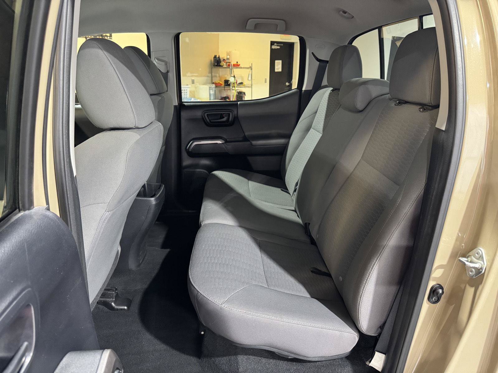 Used 2018 Toyota Tacoma SR5 RWD image 28
