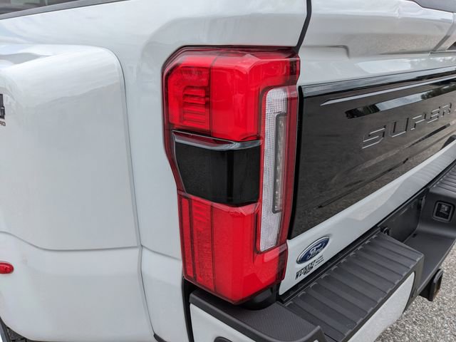 Certified 2025 Ford F450 Platinum w/ FX4 Off-Road Package AWD/4WD image 11