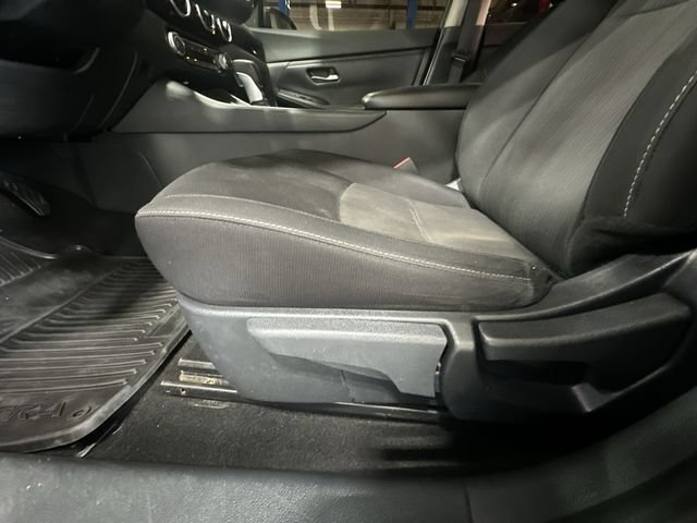 Used 2022 Nissan Sentra SV FWD image 18
