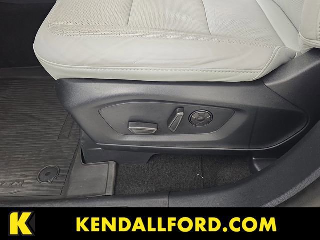 Certified 2025 Ford Explorer Platinum w/ Ultimate Package image 17